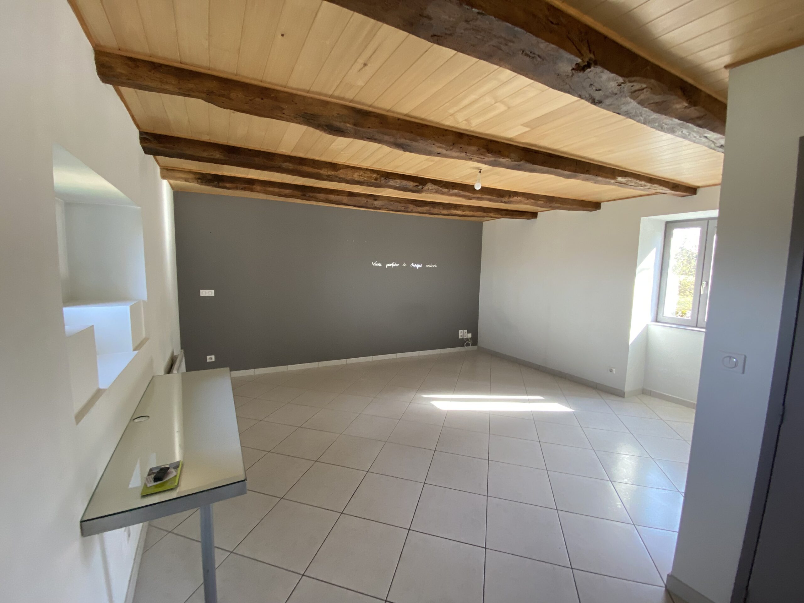 BELLE MAISON EN PIERRE DANS LE CŒUR DE SEBAZAC – Image 7