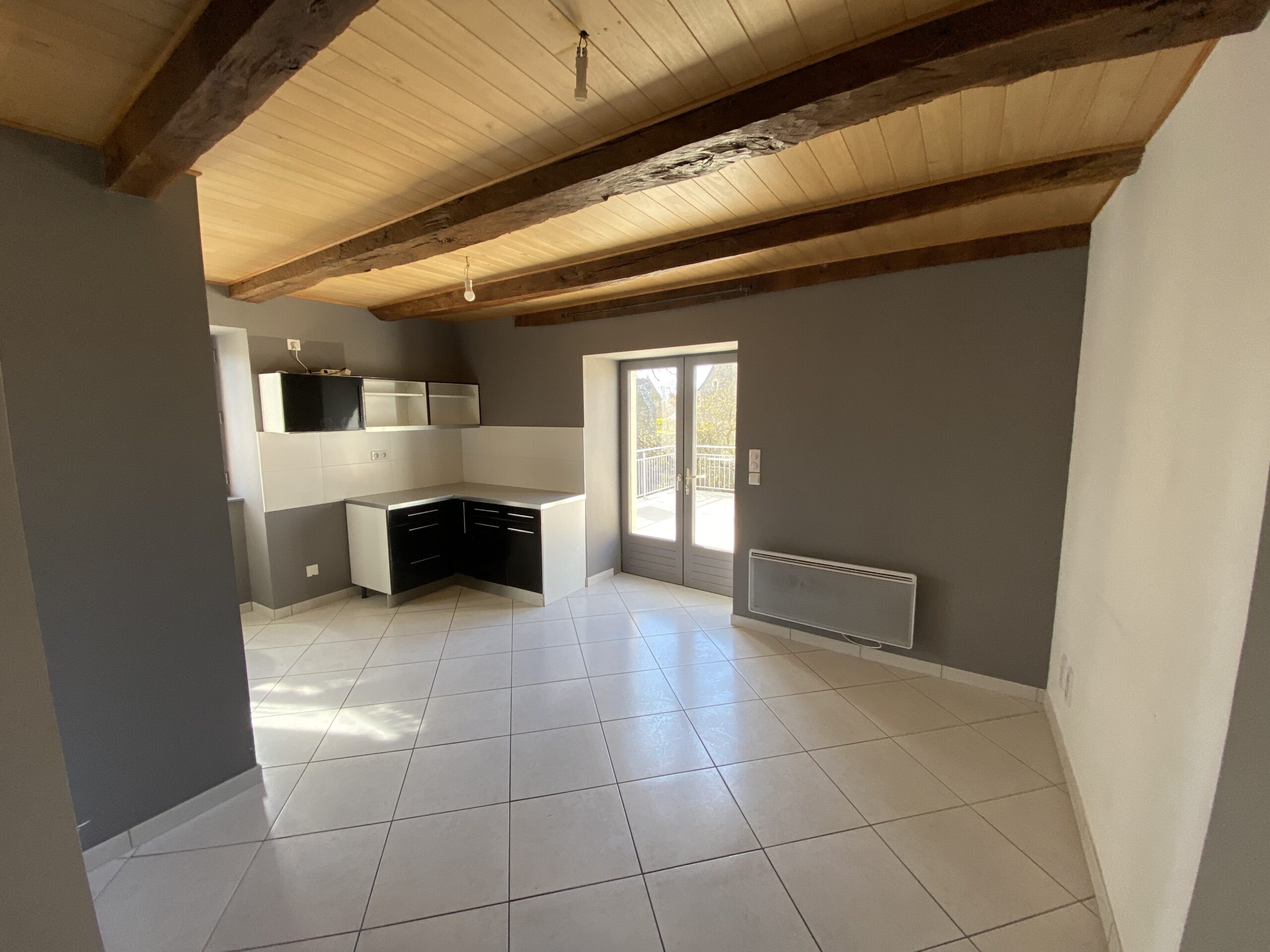 BELLE MAISON EN PIERRE DANS LE CŒUR DE SEBAZAC – Image 6