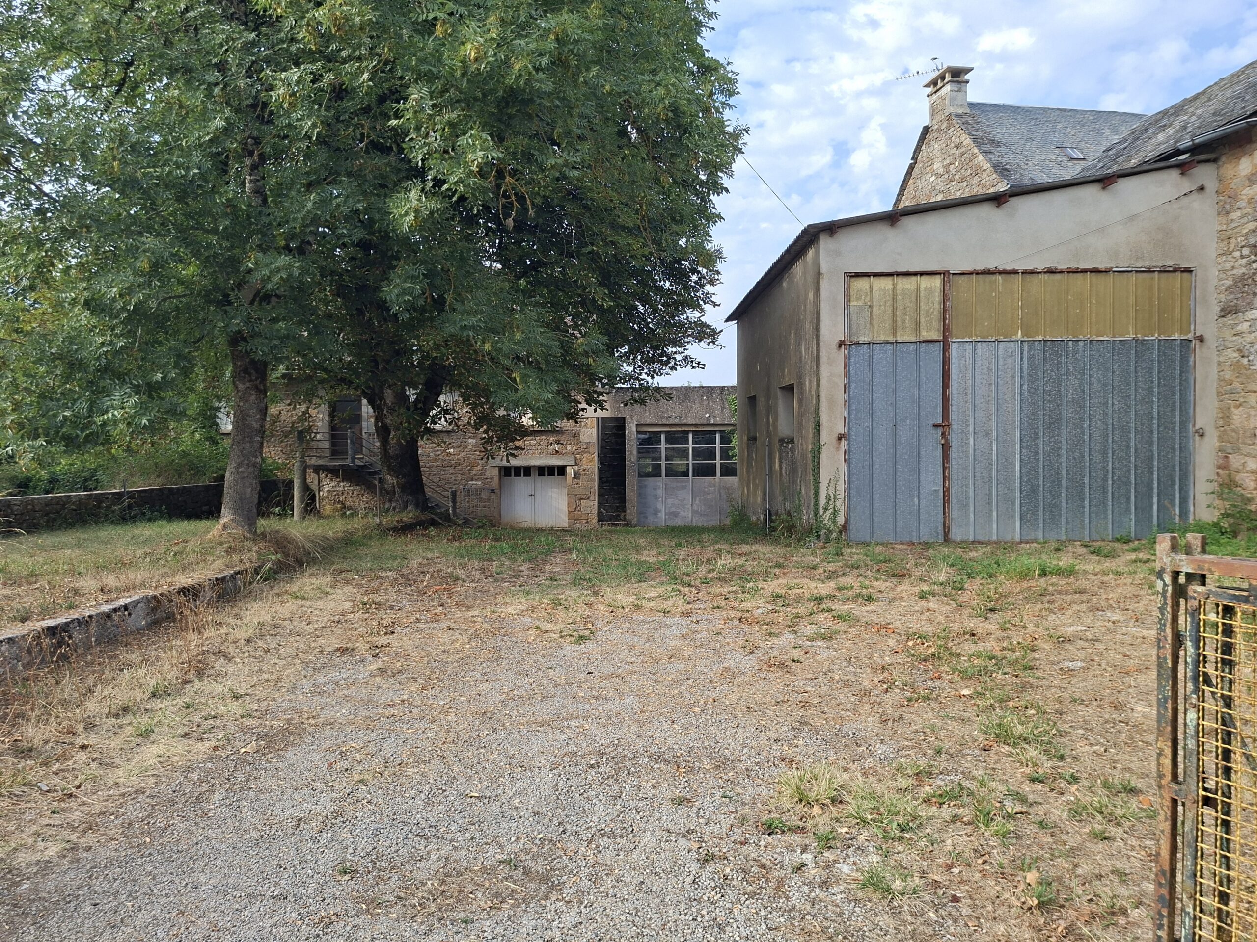 MAISON EN PIERRE dans le petit village de BARRIAC – Image 8